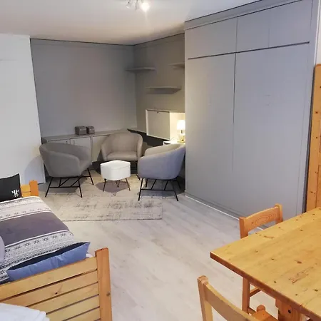 Skis Aux Pieds Proche Centre, Balcon, Parking, Animaux Admis - Fr-1-514-33 * Courchevel